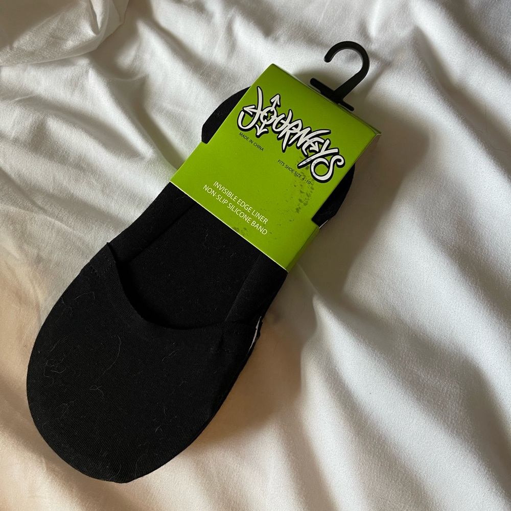 Journey’s no show socks. Sizes 4-10. 5 pairs. New with tags